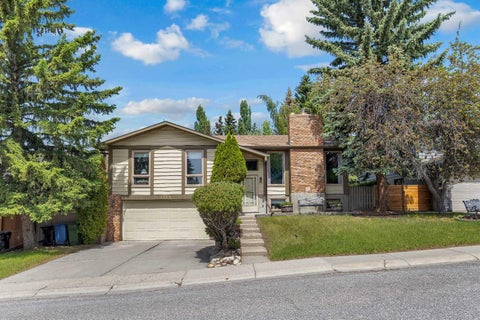 Photo of 4115 Edgemont Hill NW, Calgary, AB T3A 2L3 (MLS # A2321628)