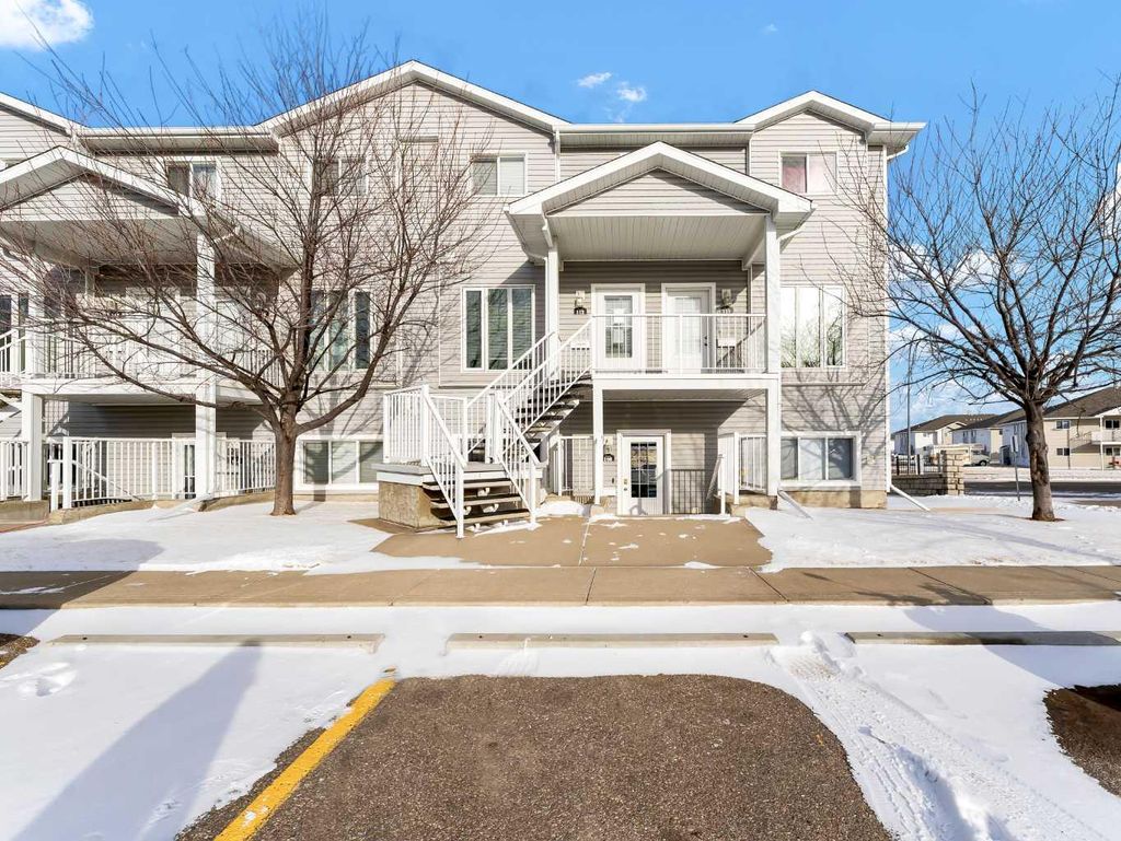 Photo of 112 Northlands Pointe NE, Medicine Hat, AB T1B 0C5 (MLS # A2287382)