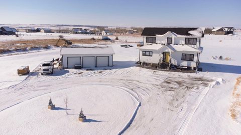 48229 365 Avenue E Rural Foothills County AB T1S 5W8