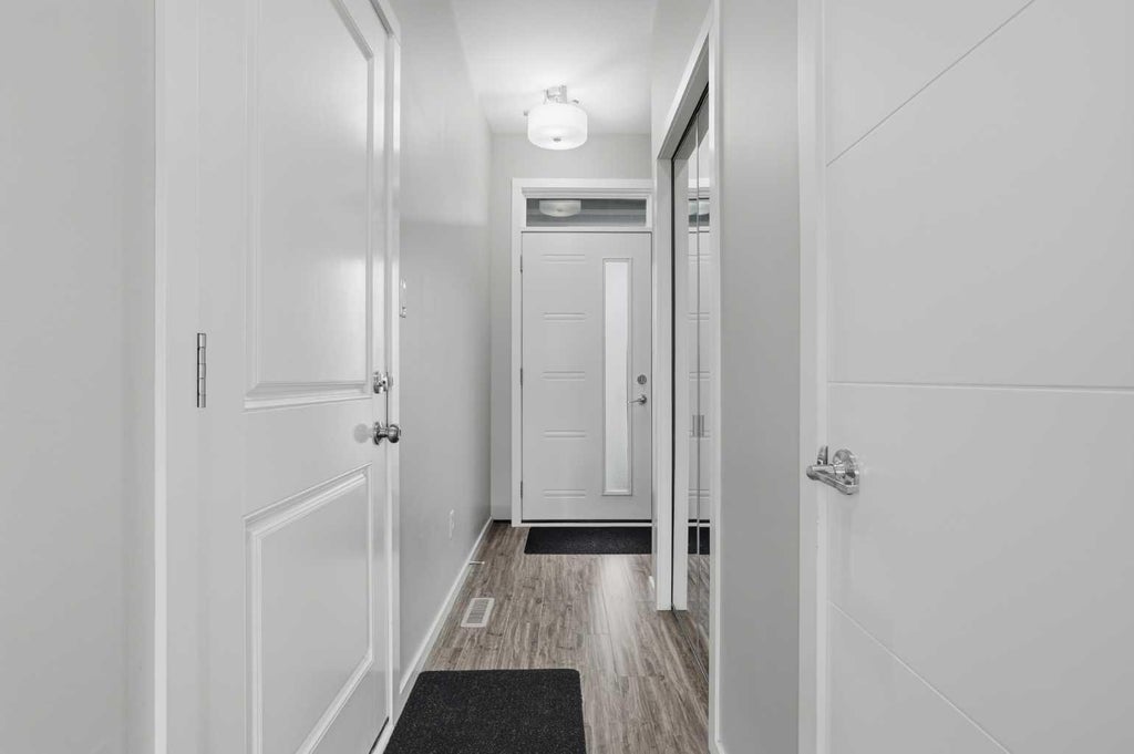 Photo of 466 Highlands Boulevard W #2, Lethbridge, AB T1J 5K5 (MLS # A2351243)
