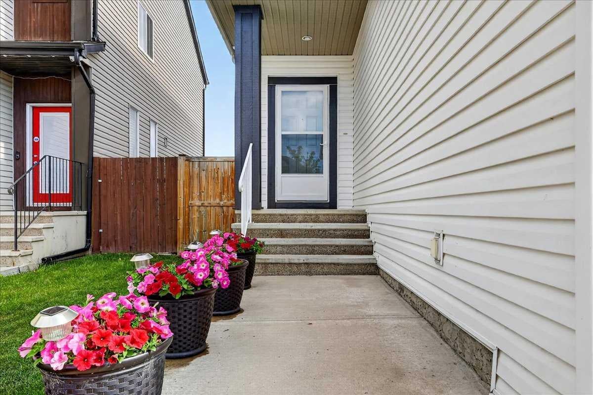 18 Copperstone Drive SE