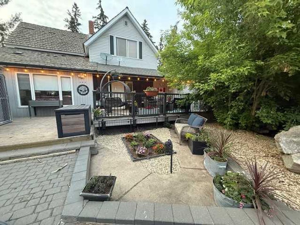 Photo of 47148 Range Road 200, Rural Camrose County, AB T4V 2N1 (MLS # A2293908)