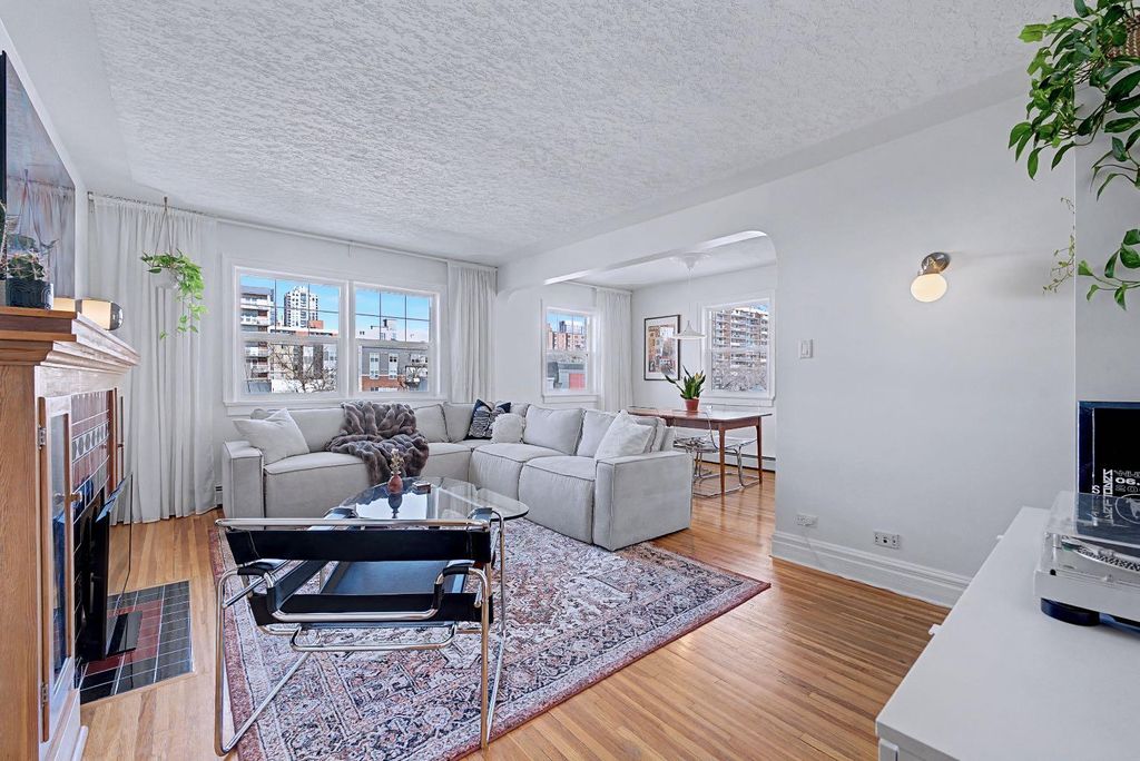 Photo of 1125 17 Avenue SW #11, Calgary, AB T2T 3J9 (MLS # A2286633)