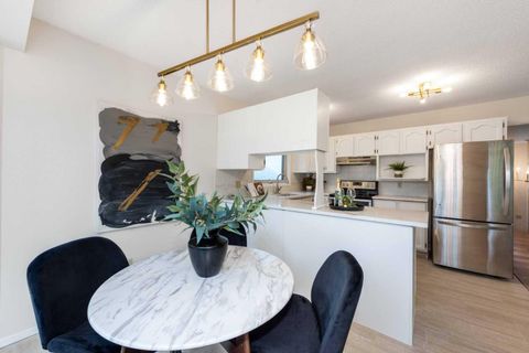 Photo of 47 Hawkstone Drive NW, Calgary, AB T3G 2X3 (MLS # A2304142)