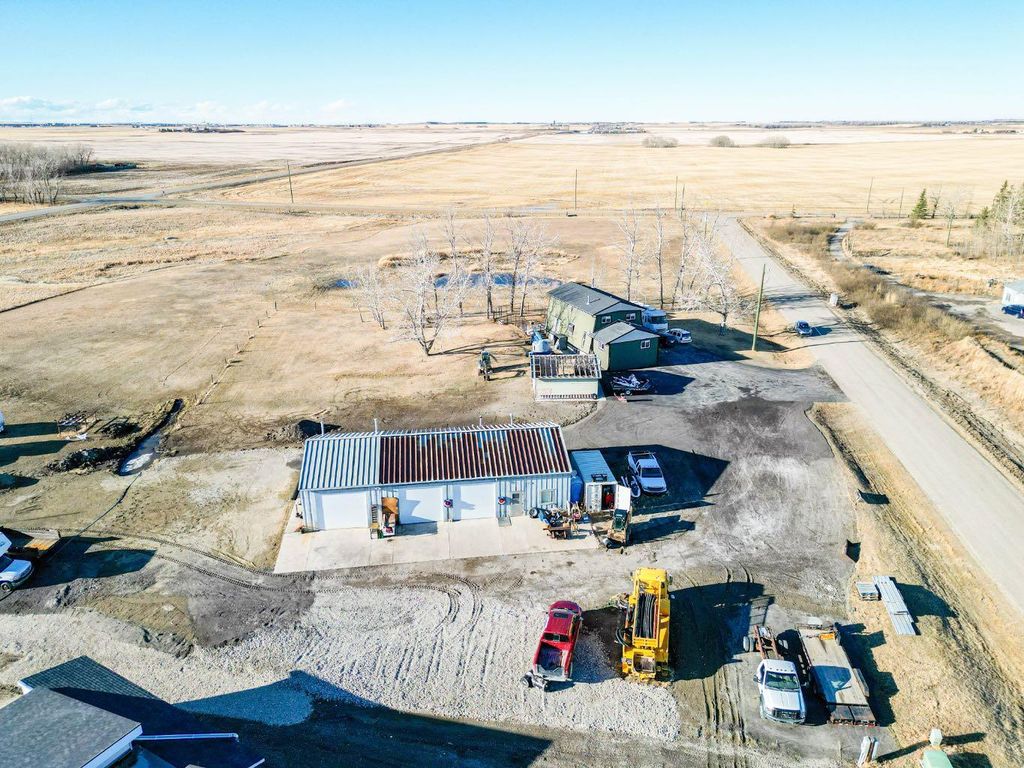 Photo of 251231 Sunshine Road, Rural Rocky View County, AB T1Z 0M6 (MLS # A2289799)