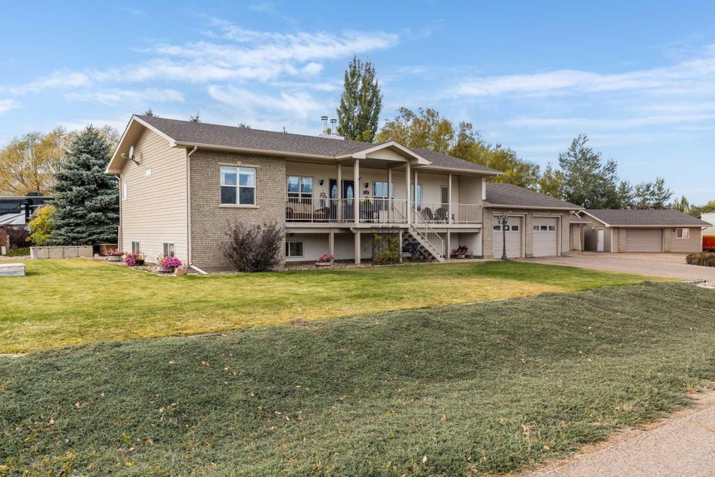 Photo of 513 13 Street, Dunmore, AB T1B 0K5 (MLS # A2264883)