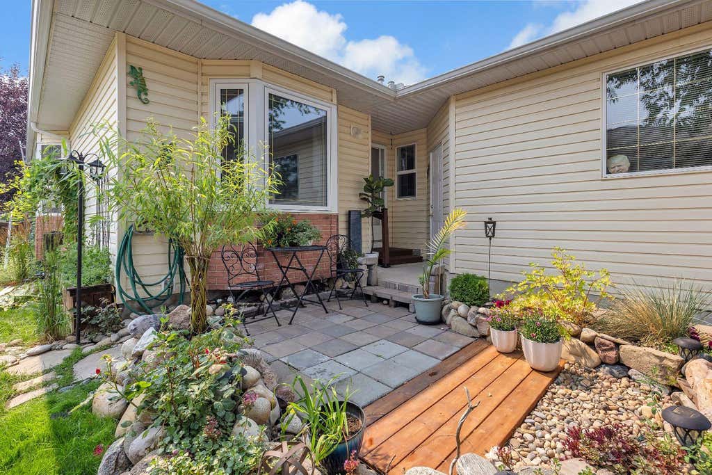 Photo of 36 Dovista Court SE, Calgary, AB T2B 3P4 (MLS # A2332652)