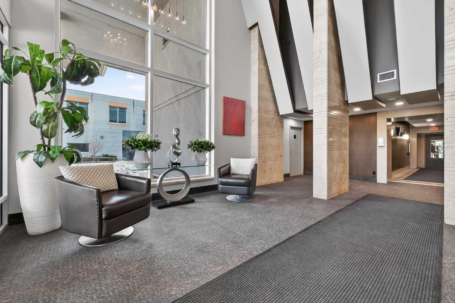 99 Spruce Place SW 2706