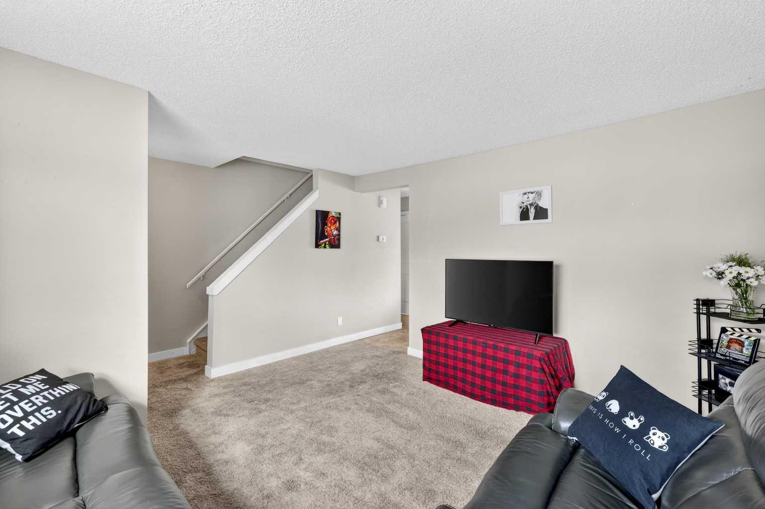 230 Deerpoint Lane SE