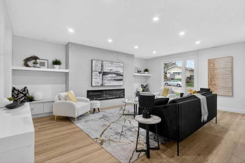 Photo of 739 Sabrina Road SW, Calgary, AB T2W 0P4 (MLS # A2309290)