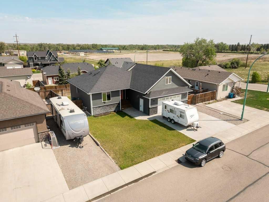 Photo of 757 28 Street, Fort Macleod, AB T0L 0Z0 (MLS # A2315404)