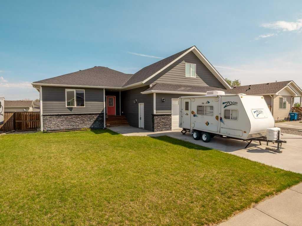 Photo of 757 28 Street, Fort Macleod, AB T0L 0Z0 (MLS # A2315404)