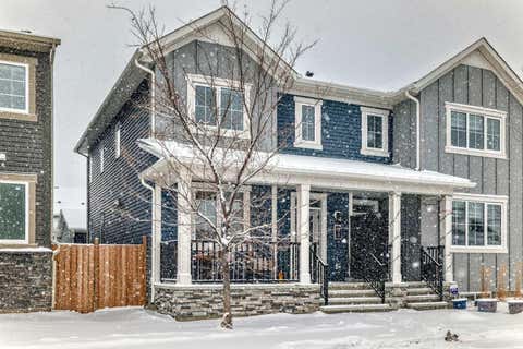 Photo of 372 Carrington Way NW, Calgary, AB T3P 0Y9 (MLS # A2324981)