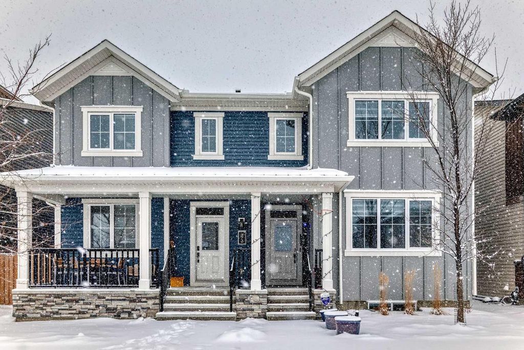 Photo of 372 Carrington Way NW, Calgary, AB T3P 0Y9 (MLS # A2324981)
