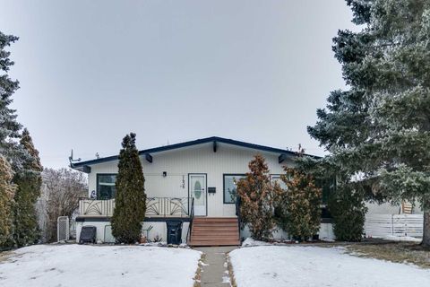 Photo of 1440 45 Street SW, Calgary, AB T3C 2C2 (MLS # A2302135)