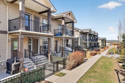 Photo of 12 Evanscrest Gardens NW, Calgary, AB T3P 0S1 (MLS # A2305742)