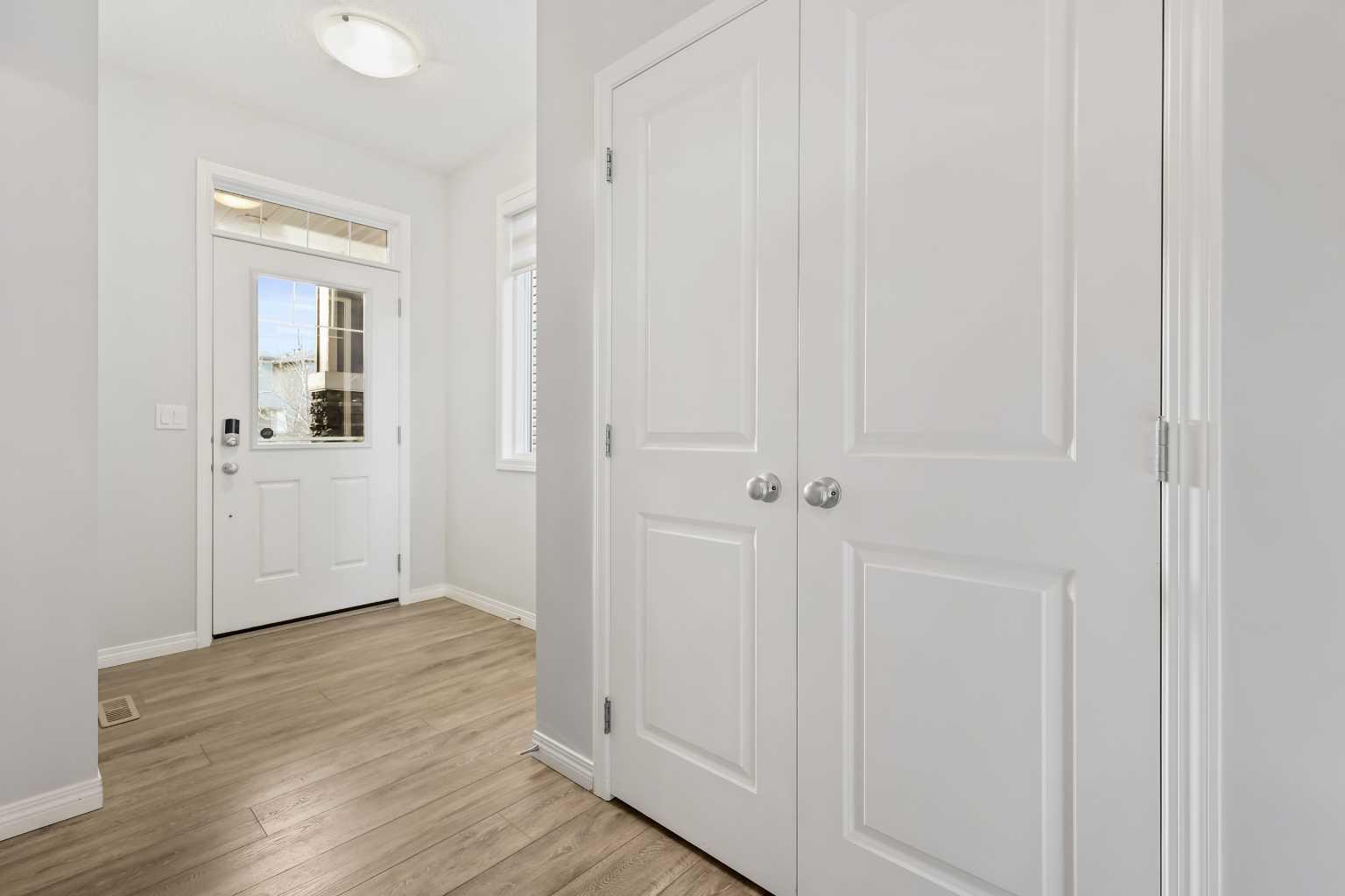 76 Legacy Glen Row SE