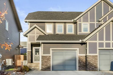 76 Legacy Glen Row SE Calgary AB T2X 3Y9