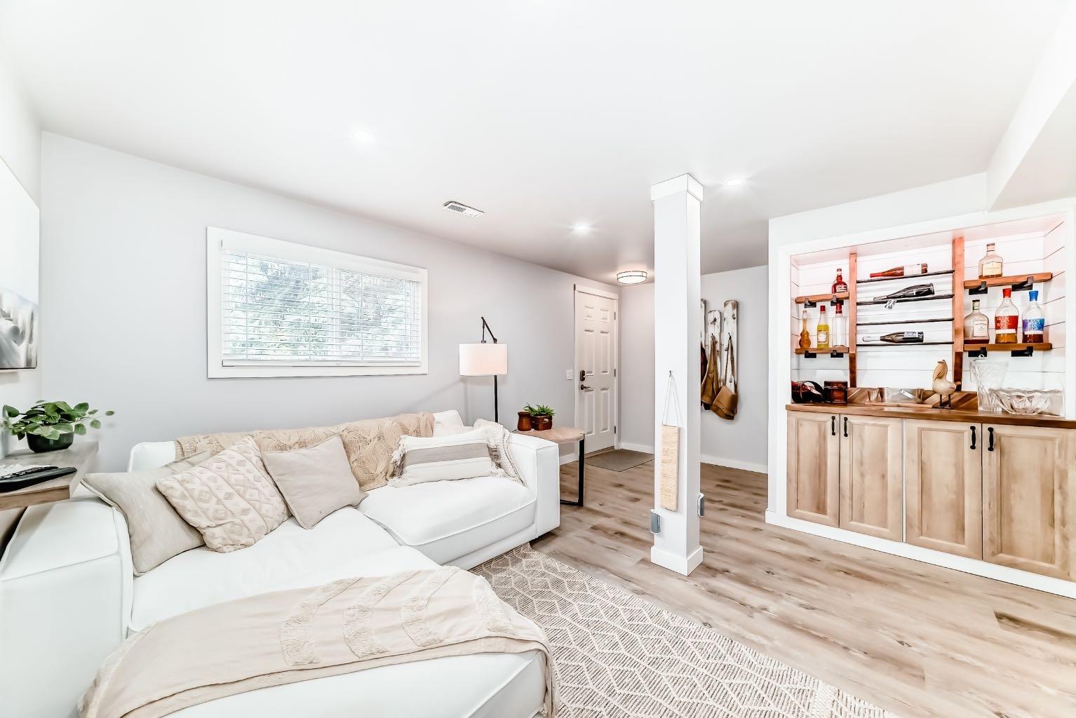800 Bowcroft Place 11