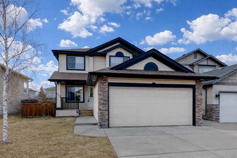 208 Fairways Bay NW Airdrie AB T4B 2P5