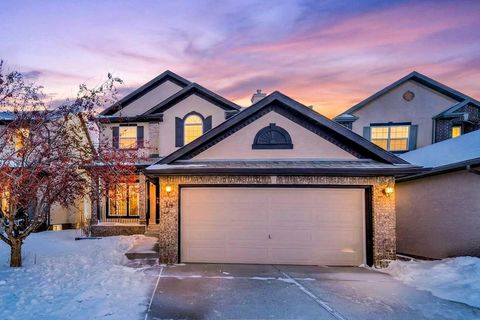 14 Springborough Crescent SW Calgary AB T3H 5M5