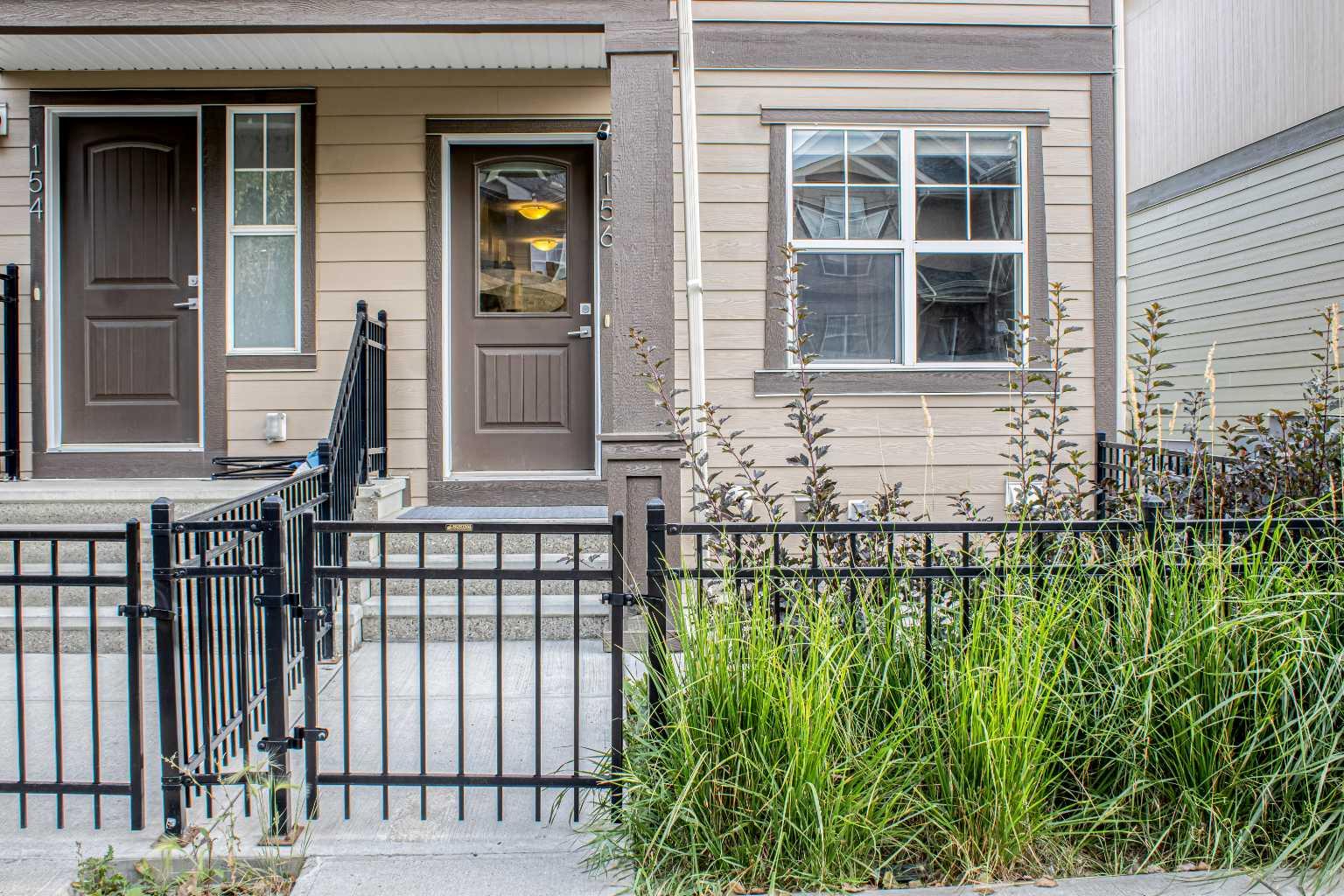 156 Evanscrest Gardens NW