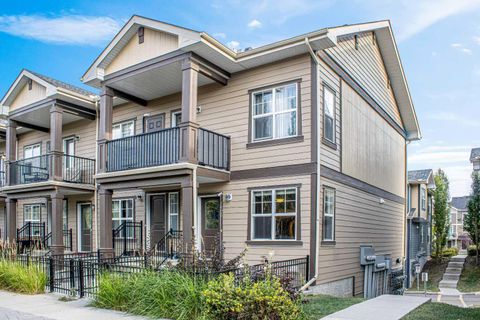 156 Evanscrest Gardens NW Calgary AB T3P 0S1