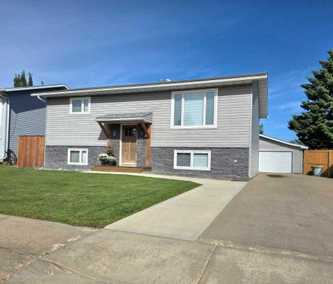 Photo of 900 10A Avenue SE, Slave Lake, AB T0G 2A3 (MLS # A2347167)