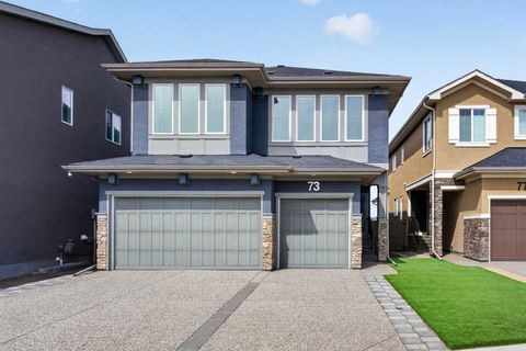 Photo of 73 Rockyvale Green NW, Calgary, AB T3G 0G4 (MLS # A2306104)