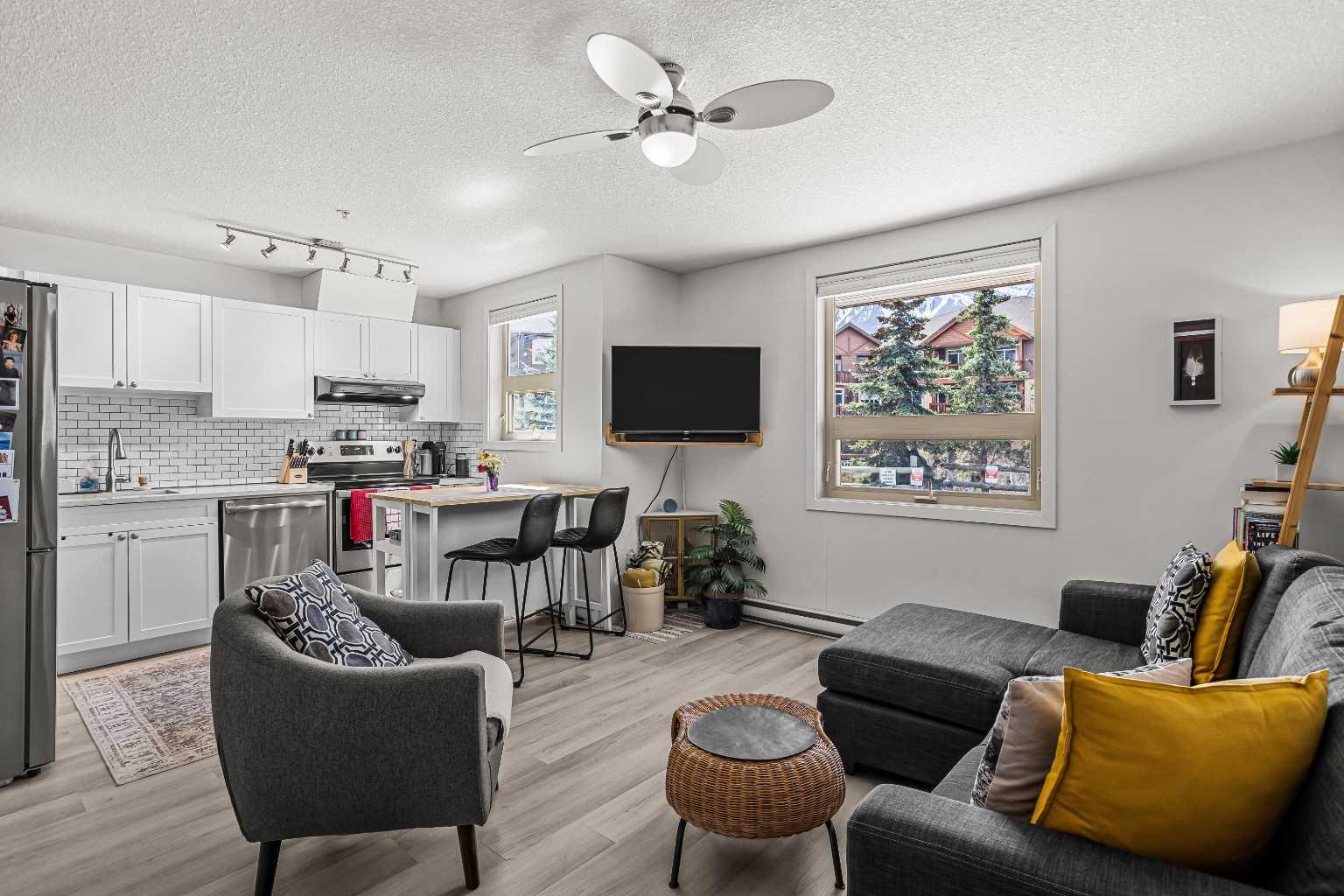 186 Kananaskis Way 1