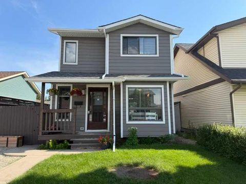 Photo of 96 Abberfield Crescent NE, Calgary, AB T2A 6N6 (MLS # A2329296)