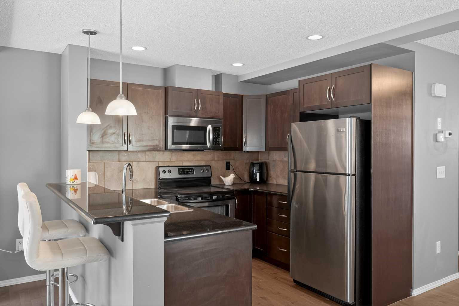 51 Country Village Villas NE