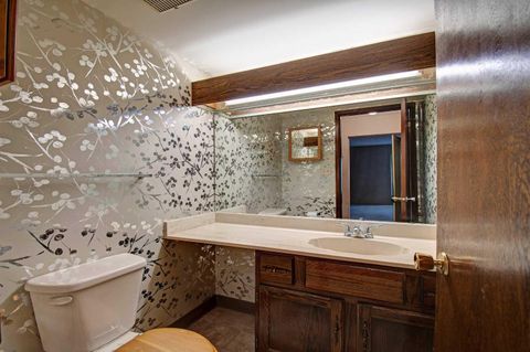 Tiny photo for 3719B 49 Street NW #203, Calgary, AB T3A 2E3 (MLS # A2282504)