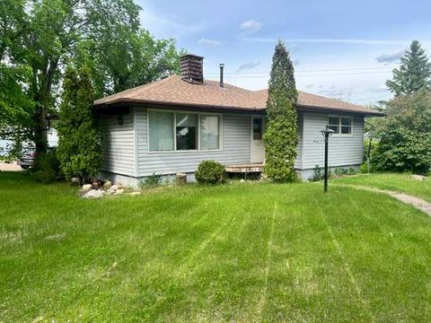 Photo of 5117 49 Avenue, Forestburg, AB T0B 1N0 (MLS # A2294837)
