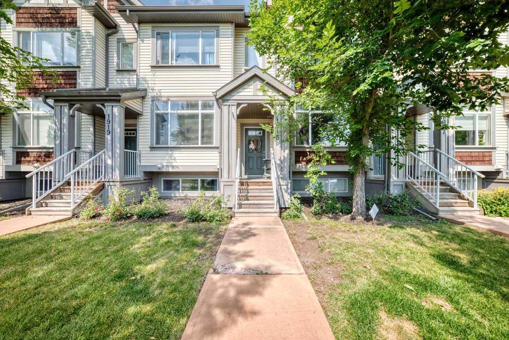 Photo of 1915 Copperfield Boulevard SE, Calgary, AB T2Z 0Y8 (MLS # A2338824)