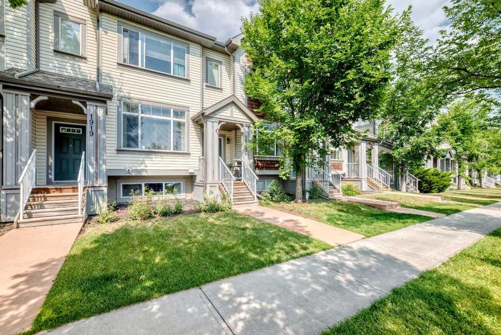Photo of 1915 Copperfield Boulevard SE, Calgary, AB T2Z 0Y8 (MLS # A2338824)