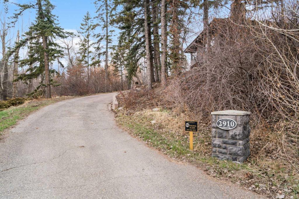 Photo of 2910 Marquette Street SW, Calgary, AB T2T 3E3 (MLS # A2297058)