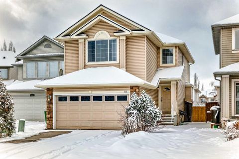 368 Cranfield Gardens SE Calgary AB T3M 1H8