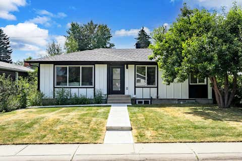 Photo of 451 Arlington Drive SE, Calgary, AB T2H 1S4 (MLS # A2332931)