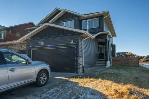 1241 Westmount Drive Strathmore AB T1Y 1Y6