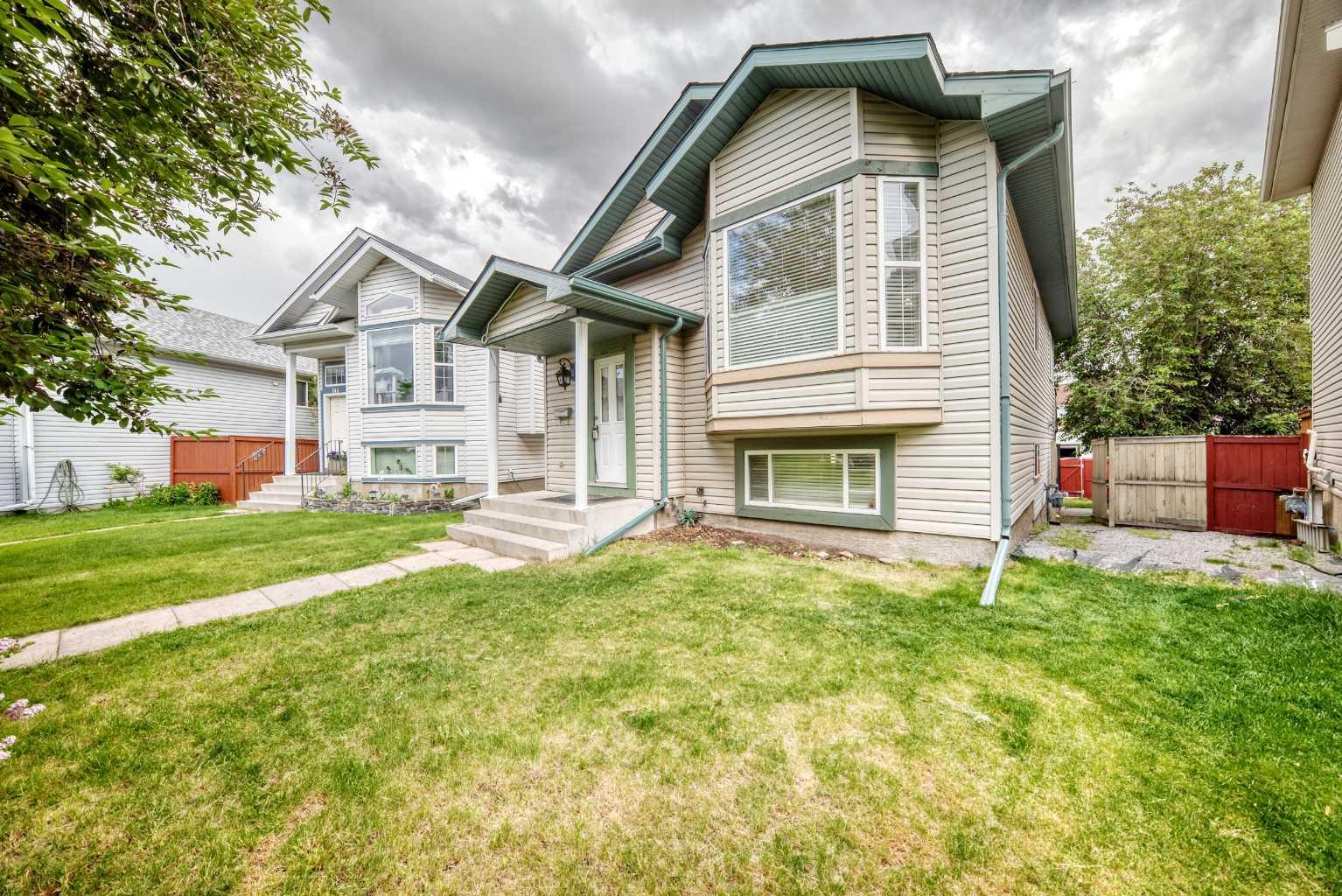 137 Erin Meadow Bay SE