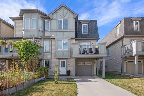 19 Windstone Green SW Airdrie AB T4B 0N8