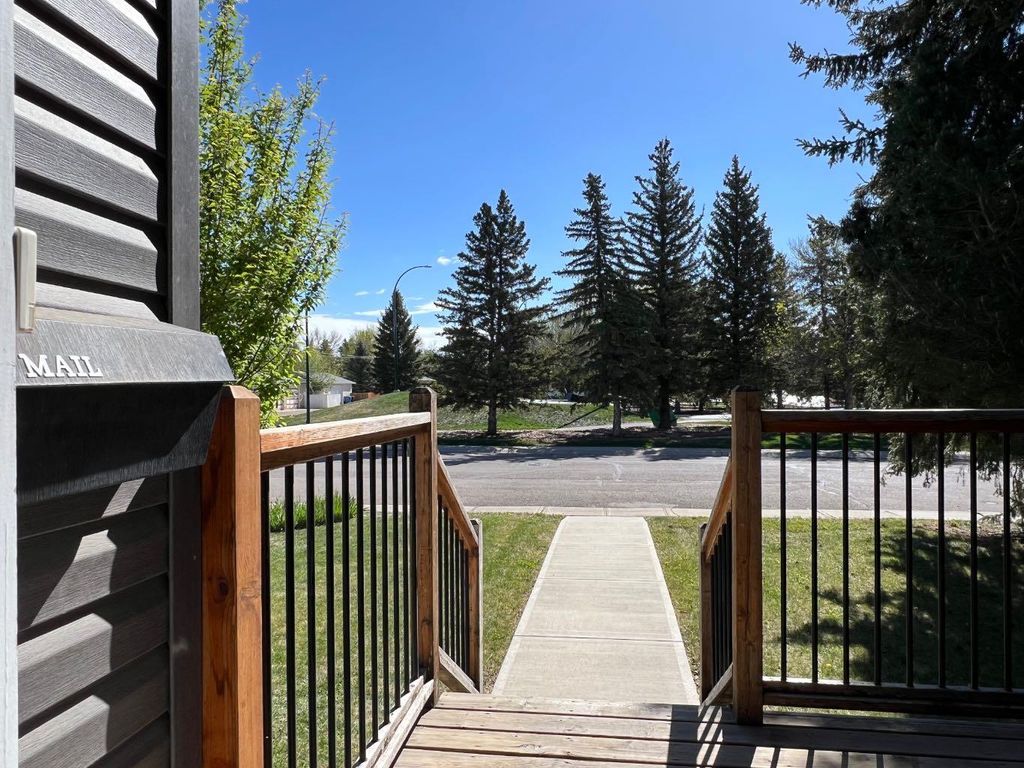 Photo of 2128 24 Street, Coaldale, AB T1M 1J3 (MLS # A2312364)