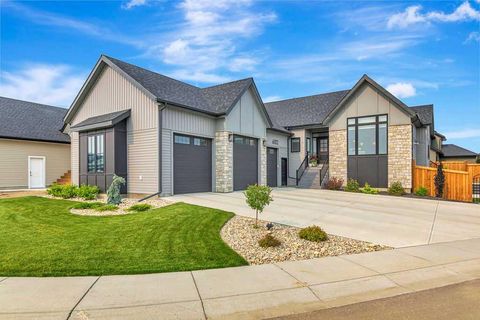 Photo of 6002 13 Street, Lloydminster, AB T9V 3V6 (MLS # A2332360)