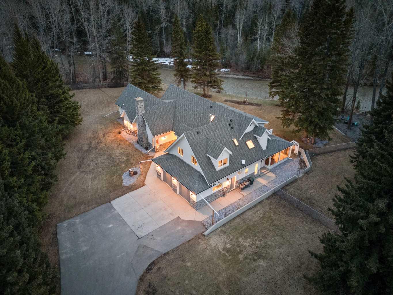 330008 Highway 22