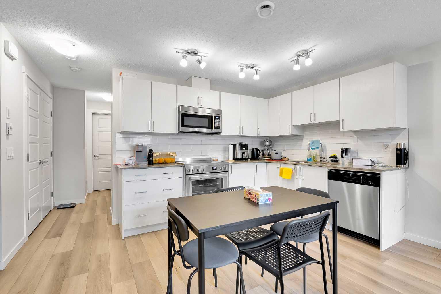 317 Cranbrook Square SE