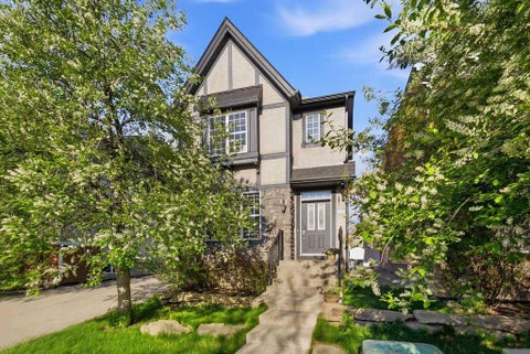 Photo of 122 Ypres Green SW, Calgary, AB T2T 6M1 (MLS # A2312644)