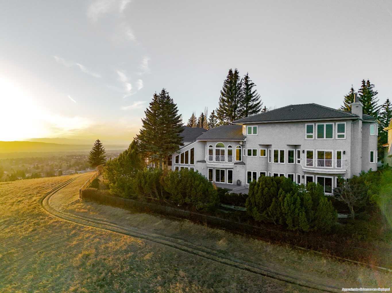 57 Edelweiss Point NW