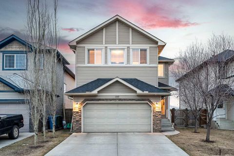 Photo of 107 Everwoods Park SW, Calgary, AB T2Y 0G3 (MLS # A2313558)