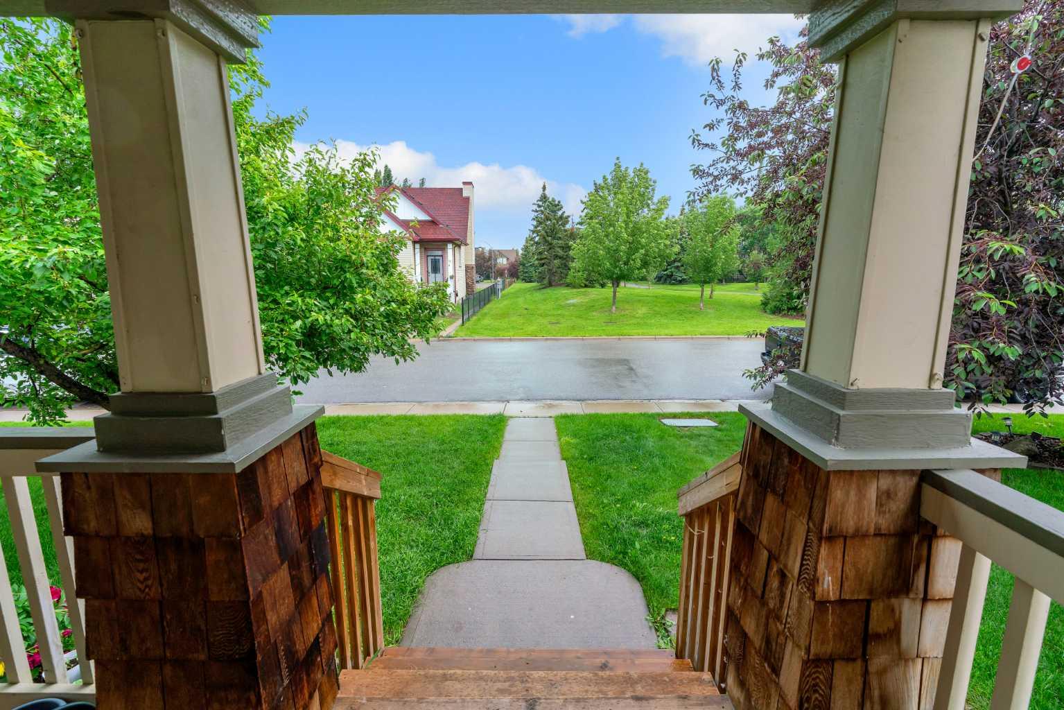 12 Copperfield Rise SE